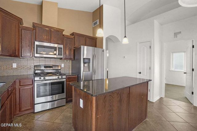 3276 PERUVIAN PASO, El Paso, TX 79938