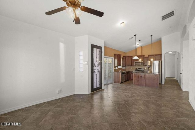 3276 PERUVIAN PASO, El Paso, TX 79938