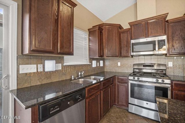 3276 PERUVIAN PASO, El Paso, TX 79938