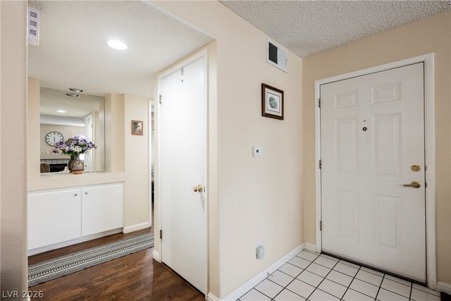 7909 Fossil Creek Lane 102, Las Vegas, NV 89145