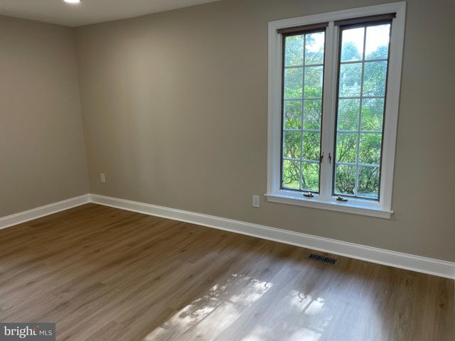 2734 OLD CEDAR GROVE RD, Broomall, PA 19008