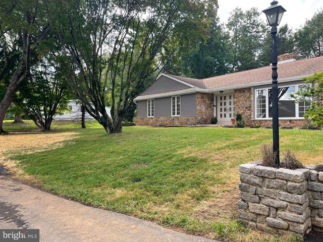 2734 OLD CEDAR GROVE RD, Broomall, PA 19008