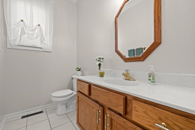 1618 34th COURT, Kenosha, WI 53144