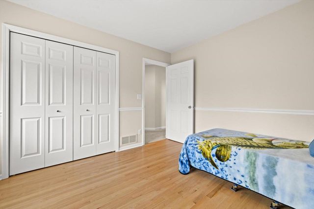 1618 34th COURT, Kenosha, WI 53144