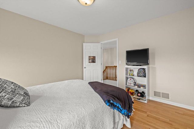 1618 34th COURT, Kenosha, WI 53144