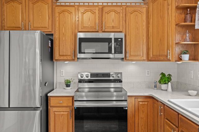 1618 34th COURT, Kenosha, WI 53144