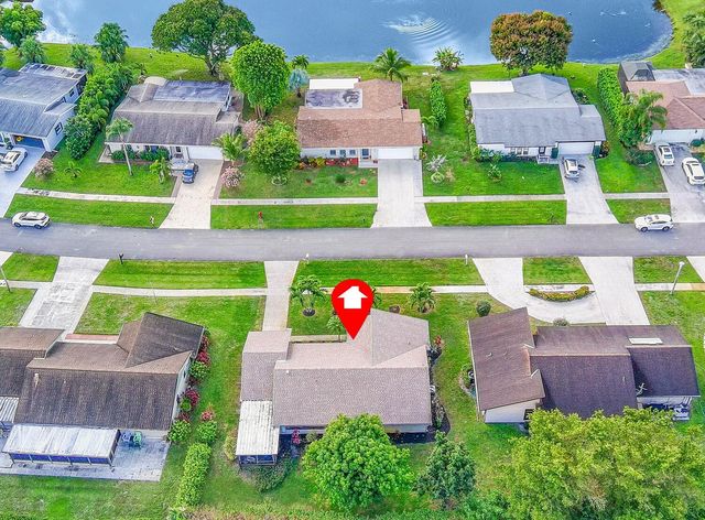 6335 Hitchin Post Way, Delray Beach, FL 33484