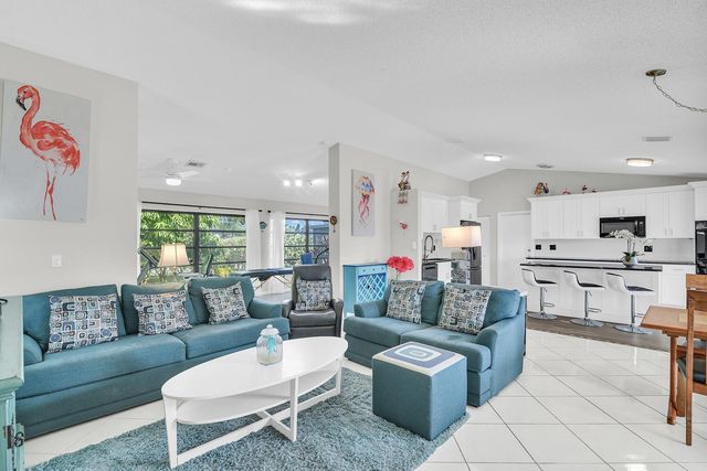 6335 Hitchin Post Way, Delray Beach, FL 33484