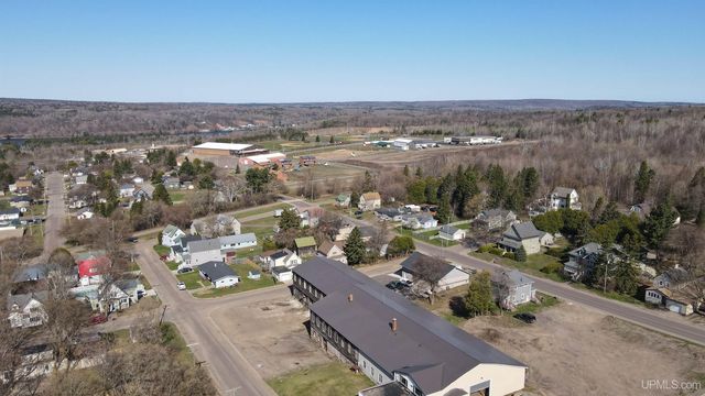 1015 Ethel Avenue, Hancock, MI 49930