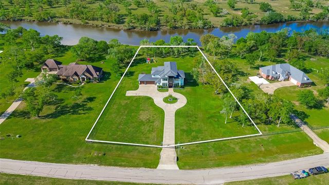 31734 Bayou Bend, Richwood, TX 77515
