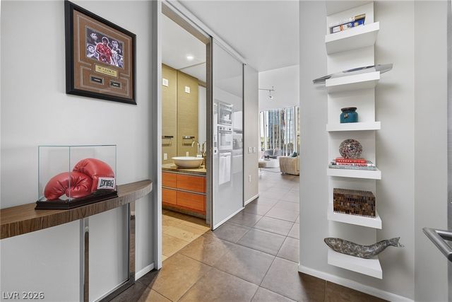 3722 South Las Vegas Boulevard 802, Las Vegas, NV 89158