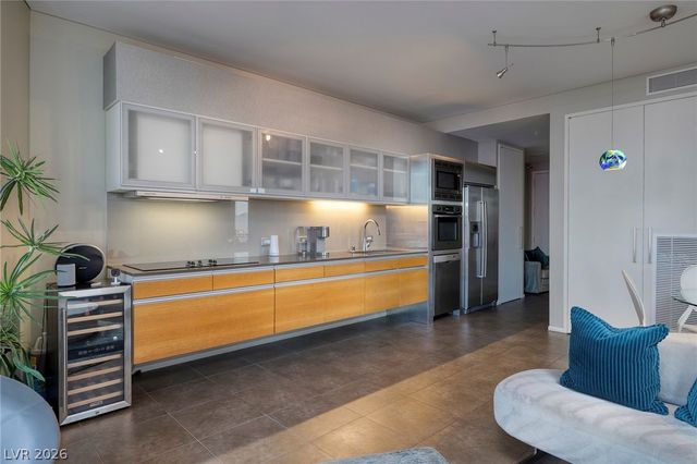 3722 South Las Vegas Boulevard 802, Las Vegas, NV 89158