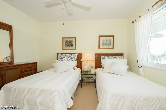 10686 Gulf Shore DR A302, Naples, FL 34108