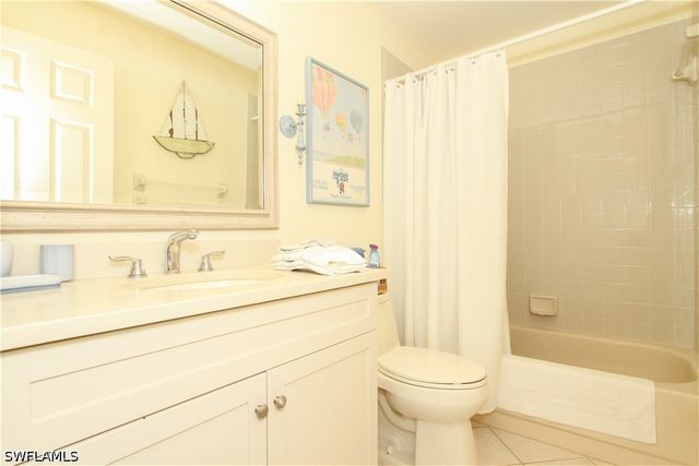 10686 Gulf Shore DR A302, Naples, FL 34108