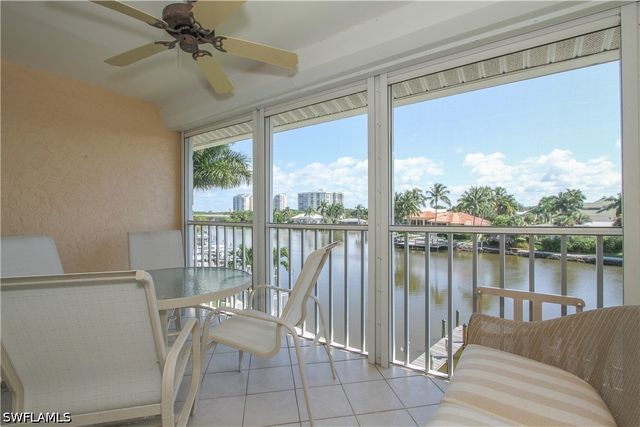 10686 Gulf Shore DR A302, Naples, FL 34108