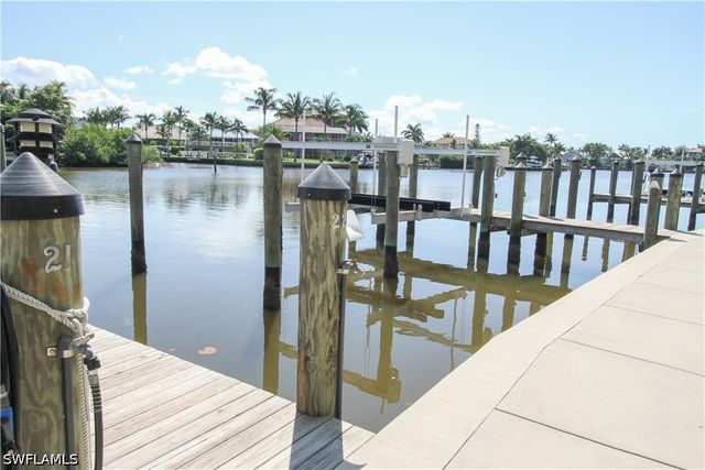 10686 Gulf Shore DR A302, Naples, FL 34108
