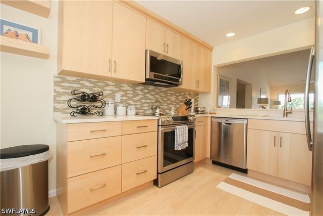10686 Gulf Shore DR A302, Naples, FL 34108