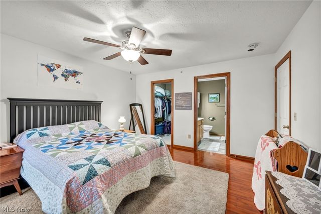 1259 SW Lauren Crest Street SW, Hartville, OH 44632