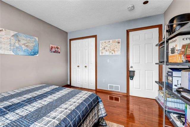 1259 SW Lauren Crest Street SW, Hartville, OH 44632