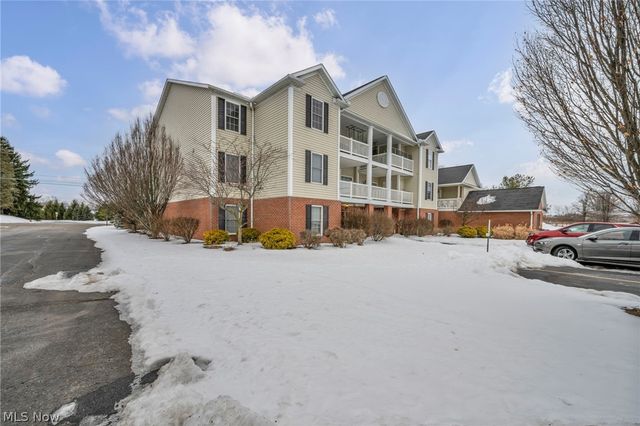 1259 SW Lauren Crest Street SW, Hartville, OH 44632