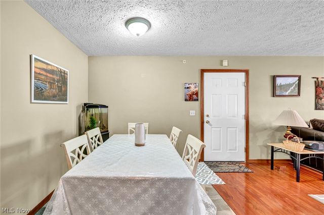 1259 SW Lauren Crest Street SW, Hartville, OH 44632