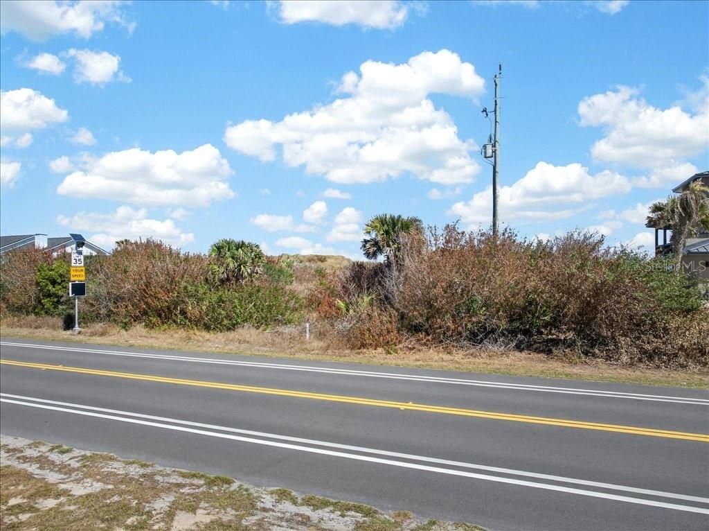 Image 14 of property listing at 3527 N OCEAN SHORE BOULEVARD, Palm Coast, FL 32137