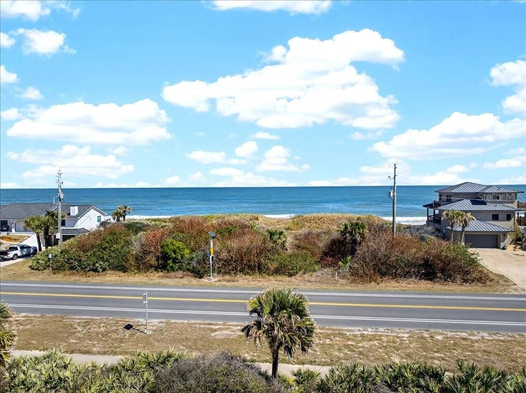 Image 10 of property listing at 3527 N OCEAN SHORE BOULEVARD, Palm Coast, FL 32137