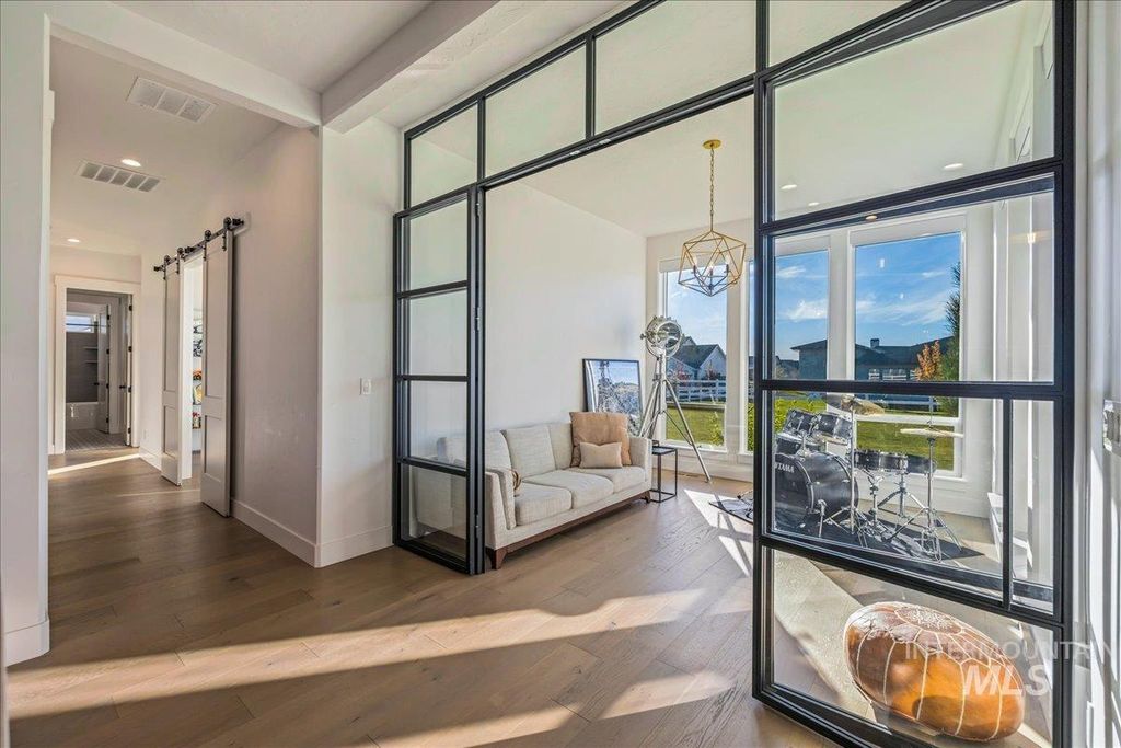 14437 N Woodpecker Avenue, Boise, ID 83714 photo 18