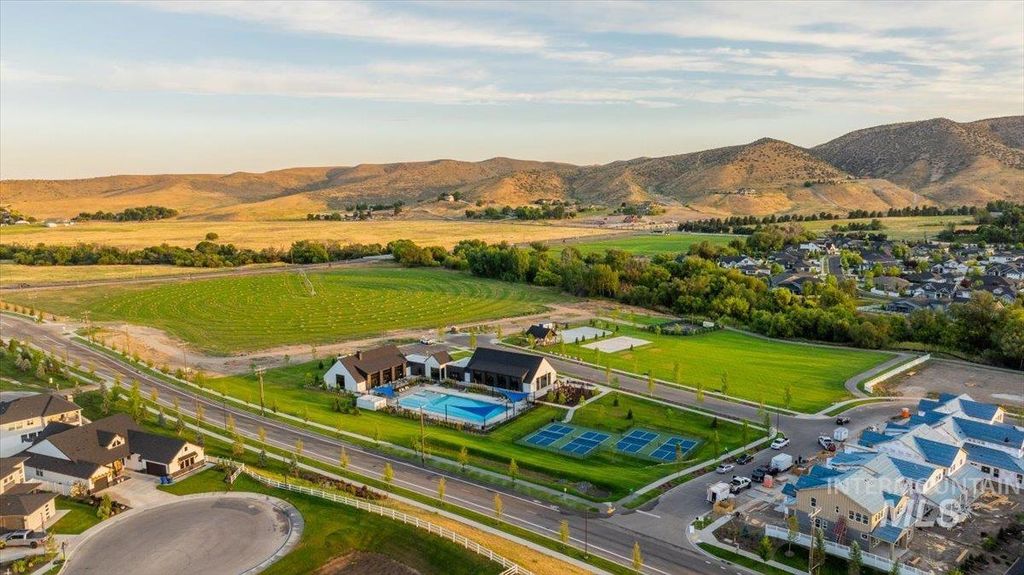 14437 N Woodpecker Avenue, Boise, ID 83714 photo 46