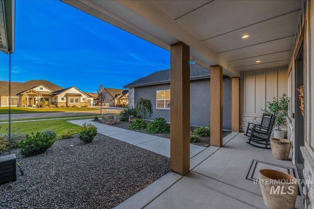 14437 N Woodpecker Avenue, Boise, ID 83714 photo 5