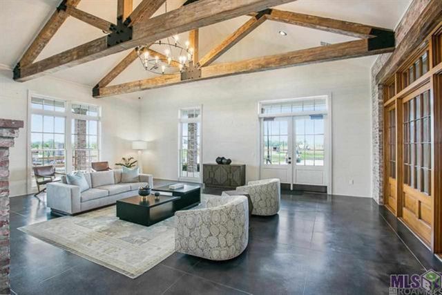 13715 Sweet Cherry Dr, Baton Rouge, LA 70810