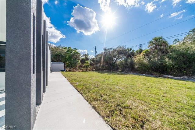 3304 E 15th ST, Lehigh Acres, FL 33972