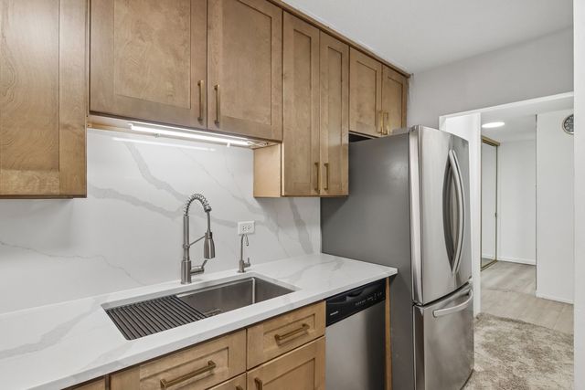 5500 W LINCOLN Avenue 111E, Morton Grove, IL 60053