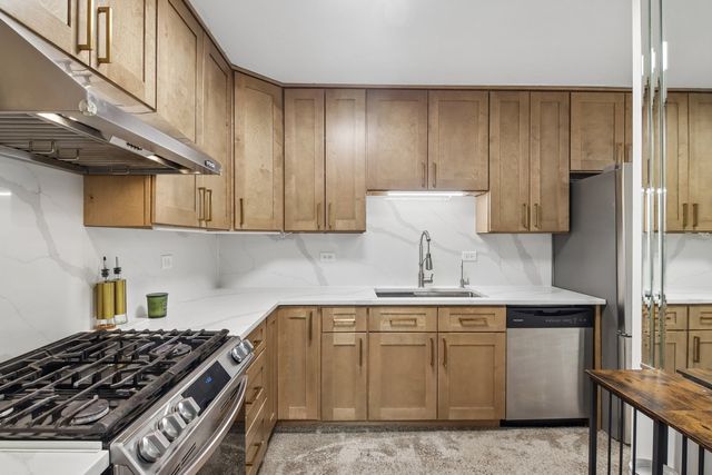 5500 W LINCOLN Avenue 111E, Morton Grove, IL 60053