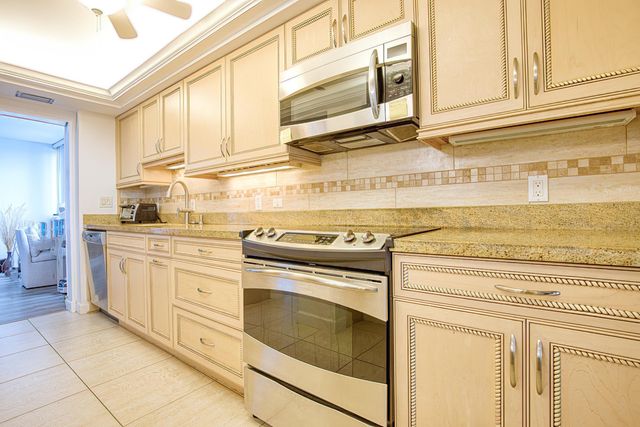 1401 S OCEAN Boulevard 702, Pompano Beach, FL 33062