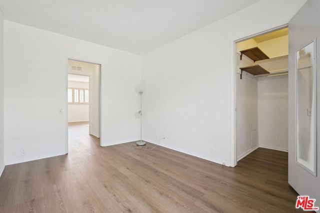 11121 Queensland Street H42, Los Angeles, CA 90034