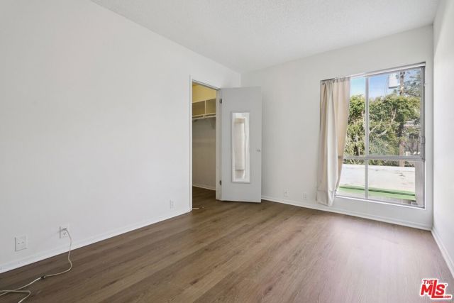 11121 Queensland Street H42, Los Angeles, CA 90034