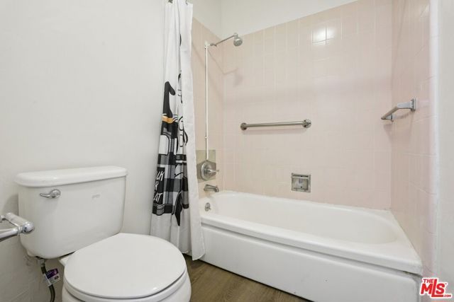 11121 Queensland Street H42, Los Angeles, CA 90034