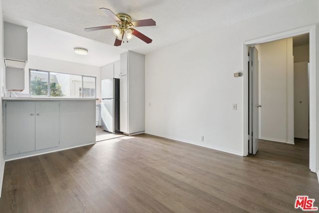 11121 Queensland Street H42, Los Angeles, CA 90034