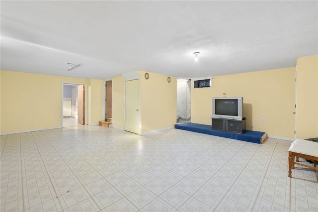 76 Moorefield Street, Providence, RI 02909