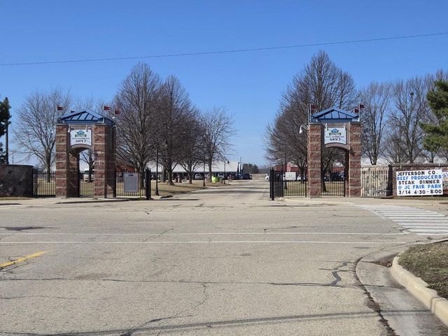 494 W Puerner STREET, Jefferson, WI 53549