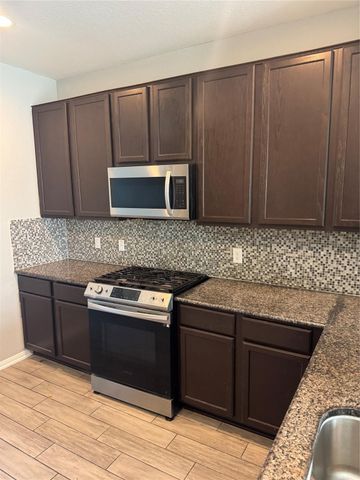 8814 Alpine Wood Way, Rosharon, TX 77583