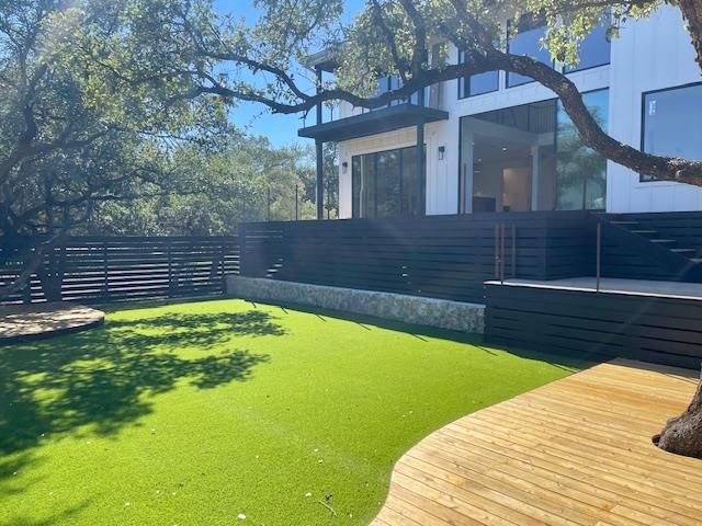 909 Cat Hollow Club DR, Spicewood, TX 78669