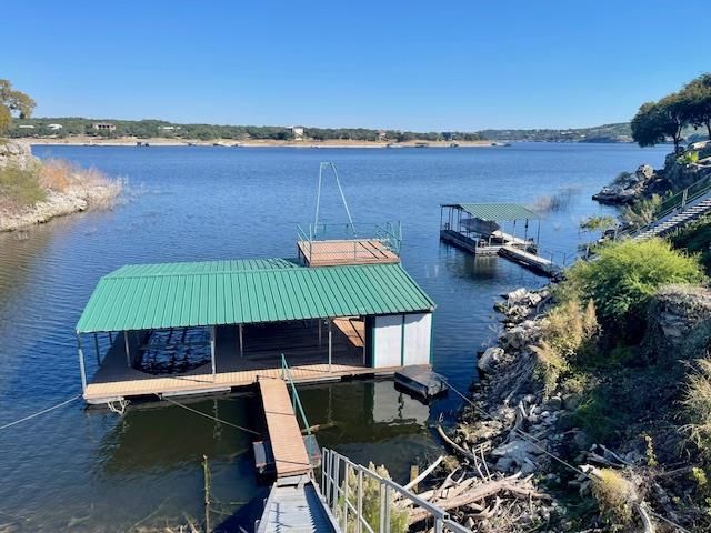 909 Cat Hollow Club DR, Spicewood, TX 78669