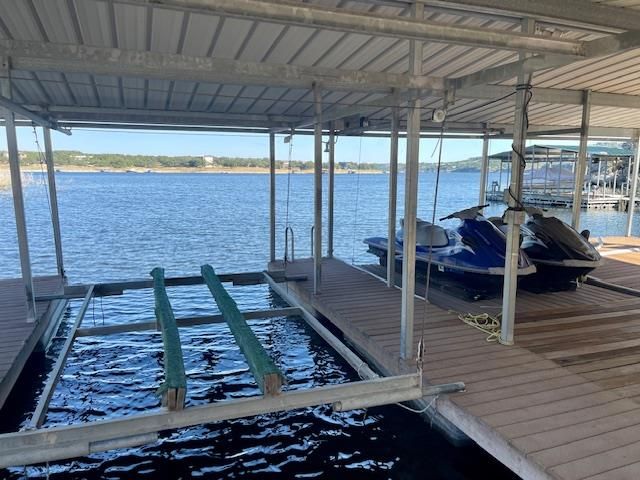 909 Cat Hollow Club DR, Spicewood, TX 78669