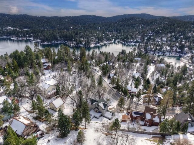 27814 North Bay, Lake Arrowhead, CA 92352