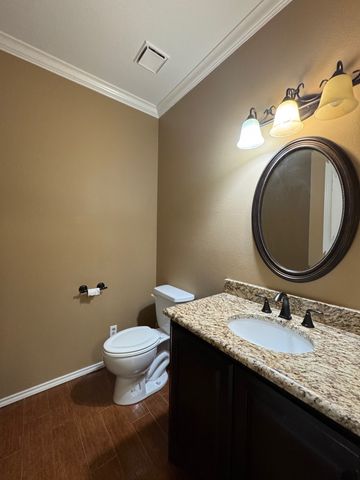 2865 Oak Creek Drive, Paris, TX 75462