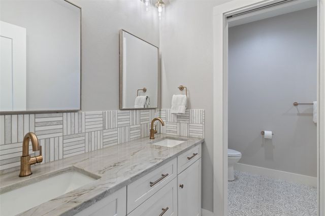 889 Brock Hollow DR, Johnson City, TX 78636