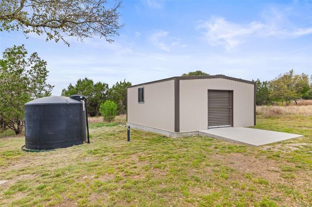 889 Brock Hollow DR, Johnson City, TX 78636