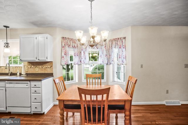 26 VIOLET DR, Hanover, PA 17331